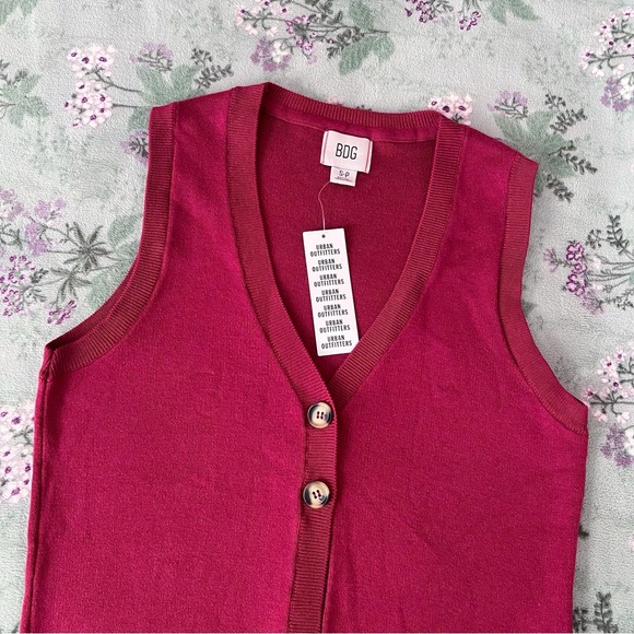 UO BDG Maroon Knit Open Front Sweater Vest - Picture 2 of 8